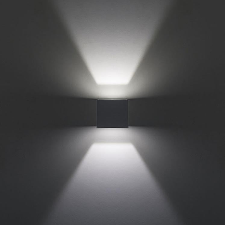 Lámpara exterior de pared Cubo
