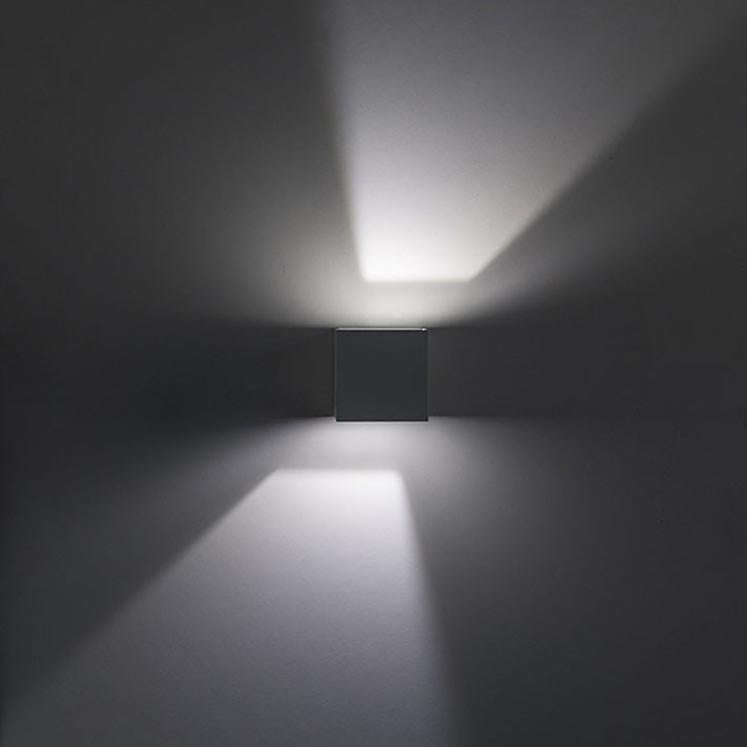 Lámpara exterior de pared Cubo